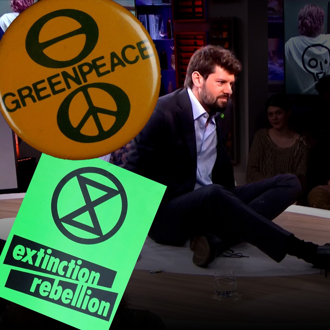 Coverkaart voor Actie met een button van greenpeace, poster van extinction rebellion en gast bij Jinek met Beau die zijn handen aan de tafel heeft geplakt.